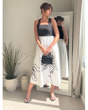 Style Cheat Mono Floral Dress - Gray