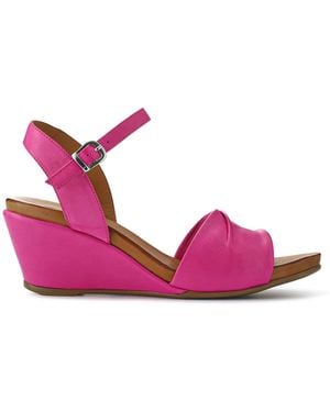 Pavers Adjustable Buckle Wedges - Pink