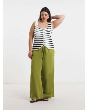Simply Be Knitted Button Through Scoop Neck Vest - Green