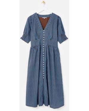 Oliver Bonas Striped V-Neck Seersucker Midi Dress - Blau