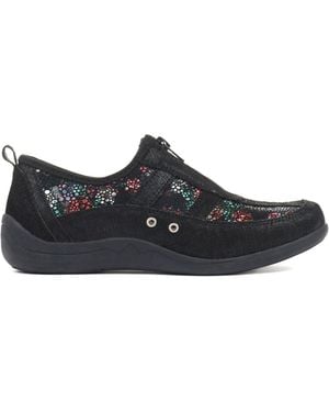 Pavers Leather Fit Sneakers - Black