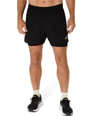 Asics Core 2-N-1 5In Shorts - Schwarz