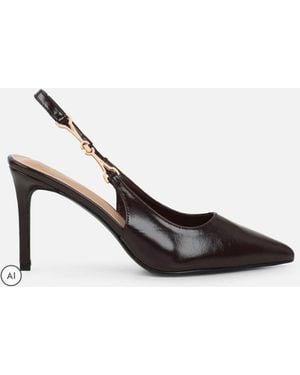 SIMMI Shivi Buckle Court Shoes - Red