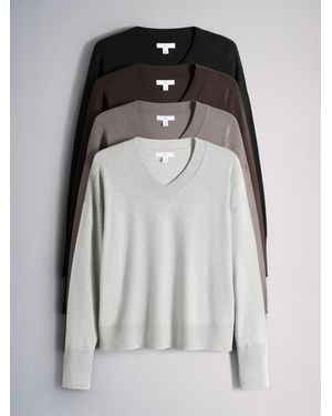 The Set 4 Pack Fine Knit V-Neck Sweaters - Black