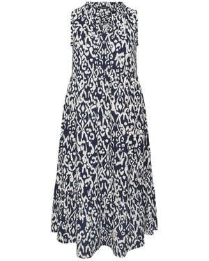 Evans Sleeveless Crinkle Maxi Dress - White