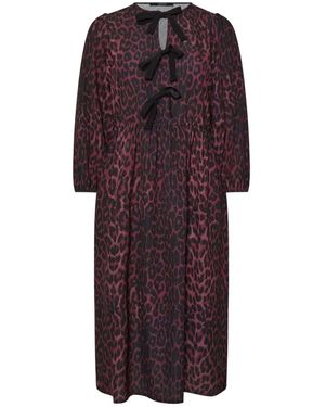 Yours Curve Limited - Lila