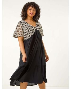 Roman Curve Crochet V-Neck Midi Dress - Black