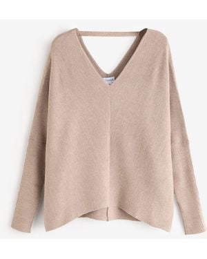 Style Cheat Ella V-Neck Sweater - Natural