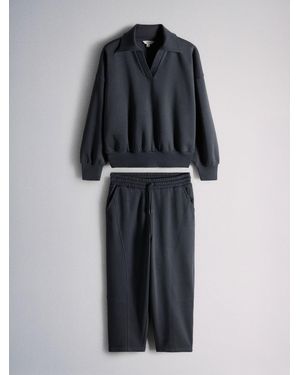 The Set Trophy Neck Sweatshirt And Barrel Leg Sweatpants Co-Ord Set Dark Dark - Black