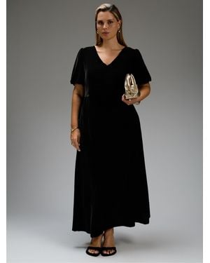 Live Unlimited Petite Velvet Short Sleeve Maxi Dress - Black