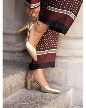 Linzi Wide Fit Lori Wide Fit Pointed Toe Court Shoes - Mettallic
