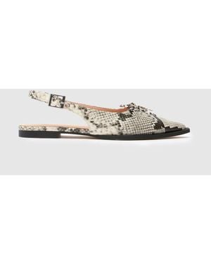schuh Lorie Point Hardware Flat Shoes - White