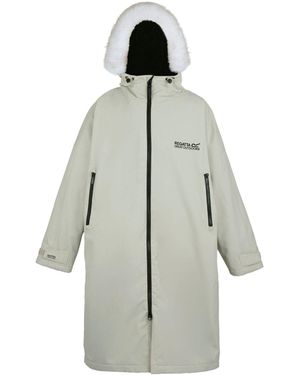 Regatta Adult Waterproof Faux Fur Hood Changing Robe - White