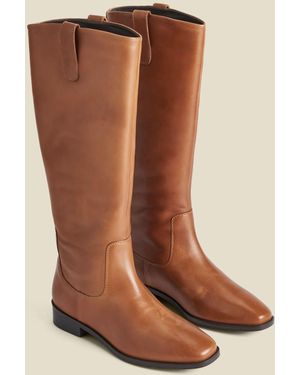 Sosandar Square Toe Flat Leather Boots - Brown