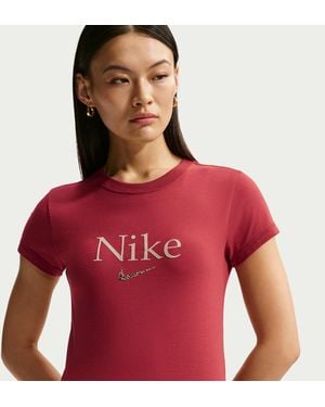 Nike Sportswear Cropped T-Shirt - Red