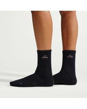 Nike Skims Dri-Fit Pilates Grip Crew Socks (1 Pair) - Black