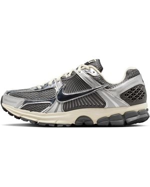Nike Zoom Vomero 5 Shoes - Gray