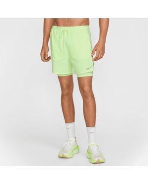 Nike Stride Dri-Fit 13Cm (Approx.)Hybrid Running Shorts - Green