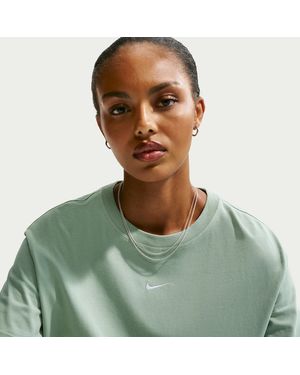Nike Sportswear Classic Loose Short-Sleeve Cropped T-Shirt - Green