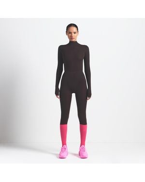 Nike Skims Weightless Layers High-Waisted V-Panel Leggings - Black