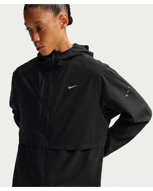 Nike Swift Storm-Fit Running Jacket - Black