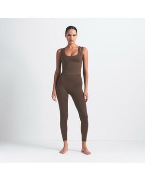Nike Skims Matte High-Waisted 26" Knee Grip Leggings - Brown