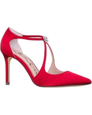 Nina Neoma-red