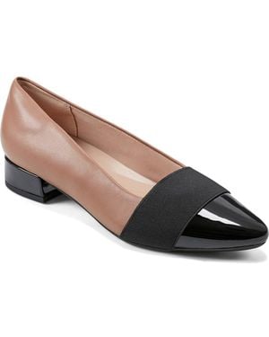 Easy Spirit Casta Pointed Toe Pump - Multicolor