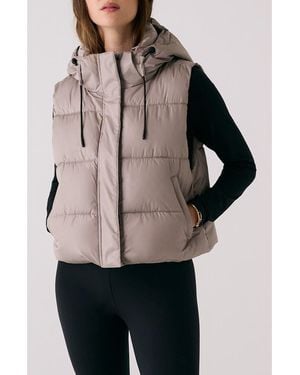 Lolë London Waterproof Hooded Vest - Black