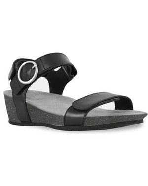 Munro Sintra Wedge Sandal - White
