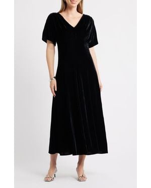 Chelsea28 Velvet V-Neck Maxi Dress - Black