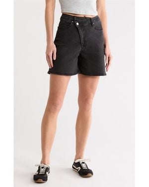 Vigoss Cross Waist Bermuda Shorts - Black