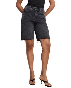 GOOD AMERICAN Good Standard Raw Hem Bermuda Shorts - Blue