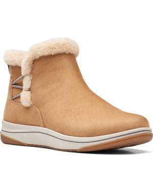 Clarks Breeze Faux Fur Lined Boot - Brown