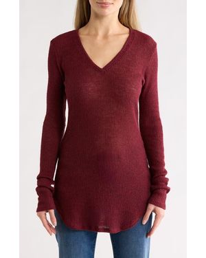 Go Couture V-Neck Long Sleeve Knit T-Shirt - Red