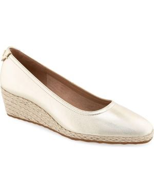 Aerosoles Roma Wedge Pump - White