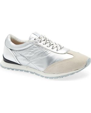 Vaneli Fifi Sneaker - White