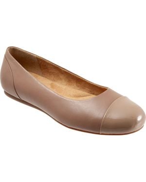 Softwalk Sonoma Cap Toe Flat - Natural