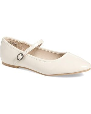 Tahari Round Toe Mary Jane Flat - White