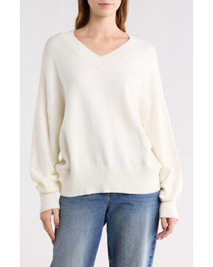 Vigoss V-Neck Sweater - White