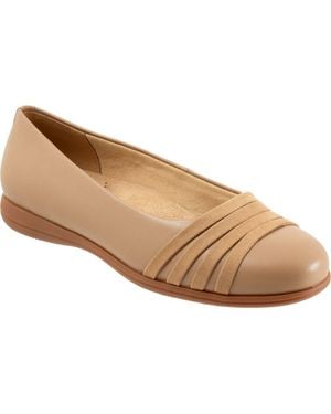 Trotters Drew Wedge Slip-On - Natural