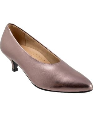 Trotters Kimber Pointed Toe Kitten Heel Pump - Brown
