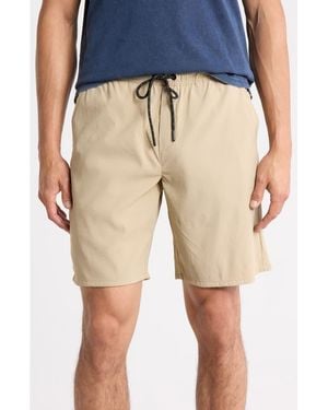 DKNY Riker Tech Shorts - Natural