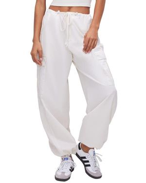 GOOD AMERICAN Parachute Cargo Sweatpants - White