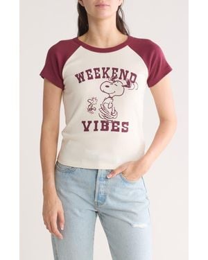 THE VINYL ICONS Weekend Graphic Print Crewneck T-Shirt - Multicolor