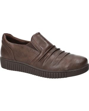 Easy Street Kipper Slip-On Sneaker - Brown