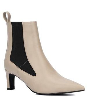 TORGEIS Artemis Boot - White