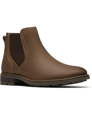 Clarks Emmett Chelsea Boot - Brown