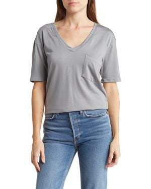 Go Couture V-Neck Boyfriend T-Shirt - Gray