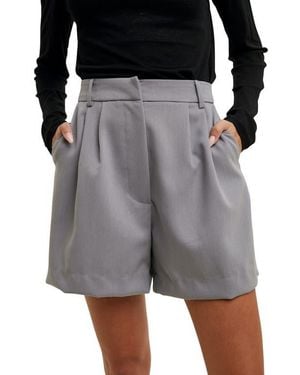 Wishlist Pleat Twill Shorts - Black